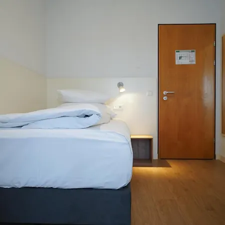 Ap Mannheim Am Kapellenberg Отель 3*